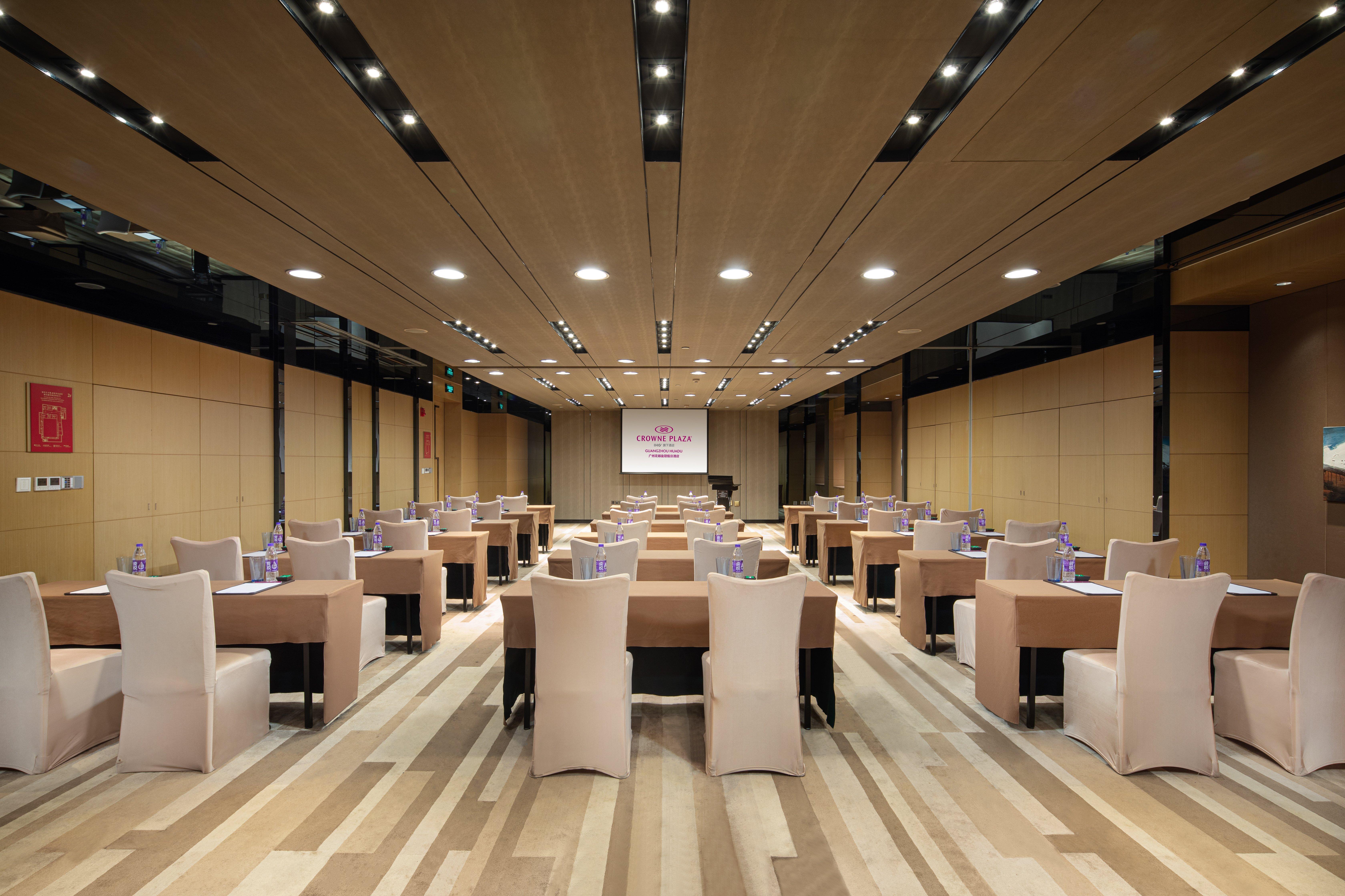 Crowne Plaza Guangzhou Huadu By Ihg - Free Shuttle Bus Between Hotel To Exhibition Center During Canton Fair Esterno foto