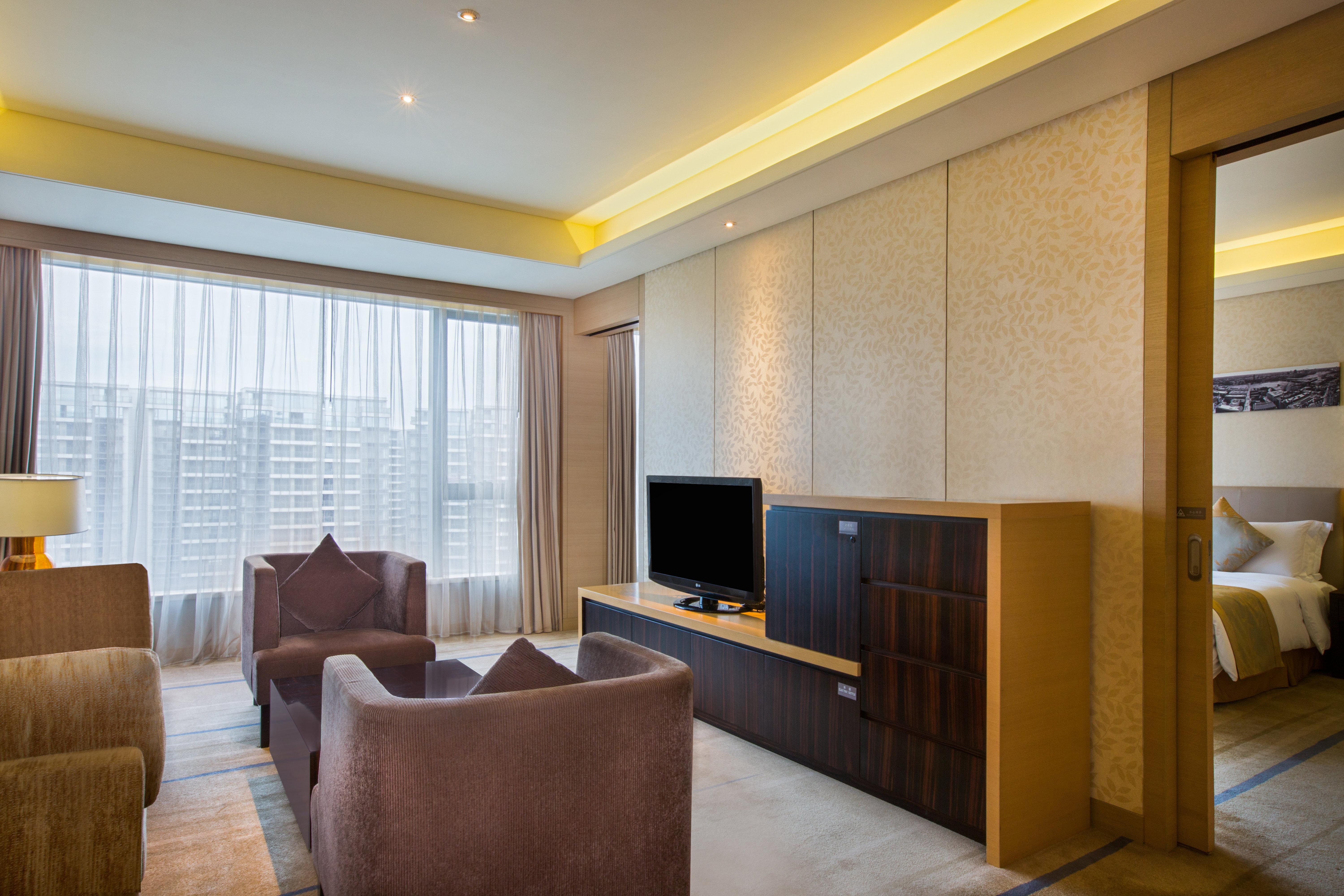 Crowne Plaza Guangzhou Huadu By Ihg - Free Shuttle Bus Between Hotel To Exhibition Center During Canton Fair Esterno foto